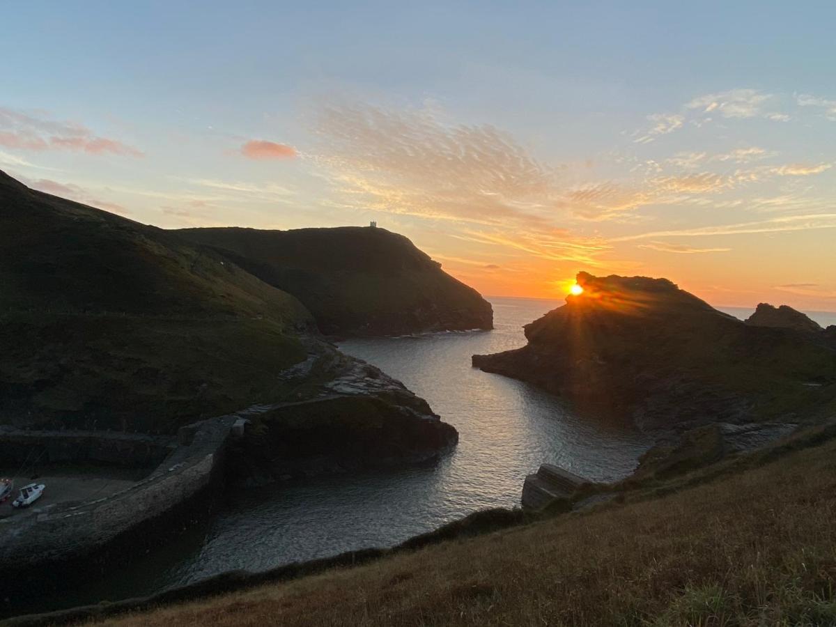 Polrunny Farm Seaberry Cottage With A Sea View And Log Burner Boscastle Eksteriør billede